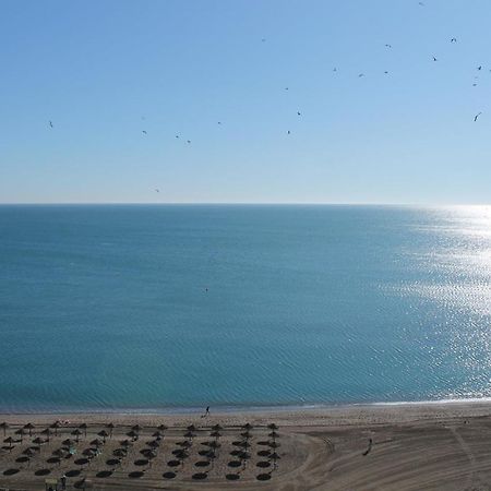 Malagueta Beach Apartment Malaga Bagian luar foto