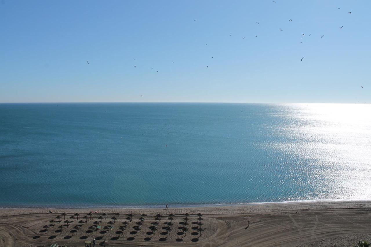 Malagueta Beach Apartment Malaga Bagian luar foto