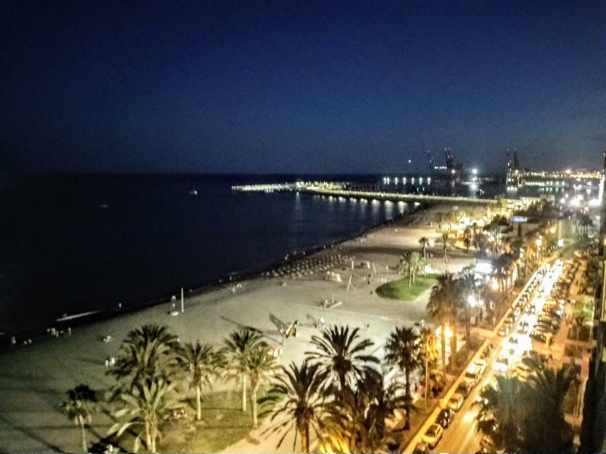 Malagueta Beach Apartment Malaga Bagian luar foto