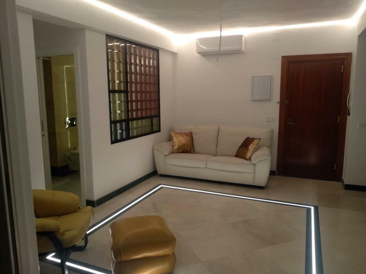 Malagueta Beach Apartment Malaga Bagian luar foto