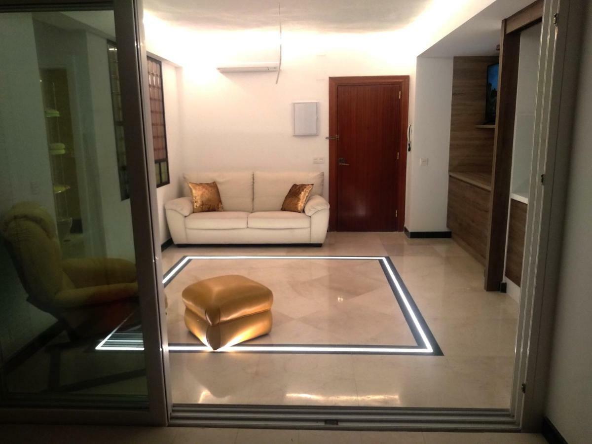 Malagueta Beach Apartment Malaga Bagian luar foto