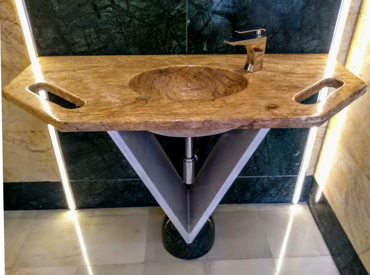 Malagueta Beach Apartment Malaga Bagian luar foto