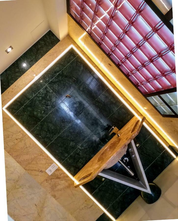 Malagueta Beach Apartment Malaga Bagian luar foto